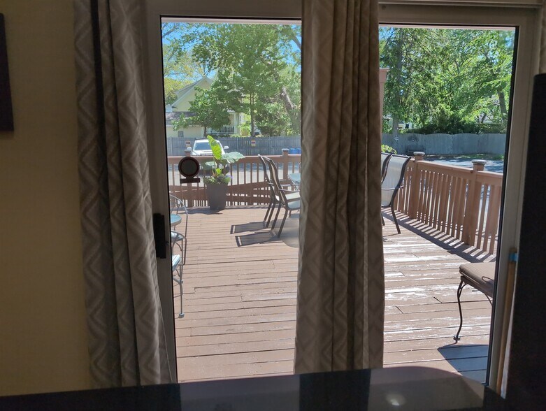More Photos Of 417 N Hough St, Barrington Medical For Sale