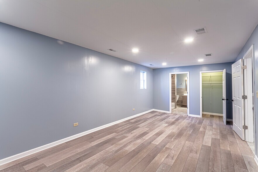More Photos Of 214 Chicago Ave, Oak Park Apartments For Sale