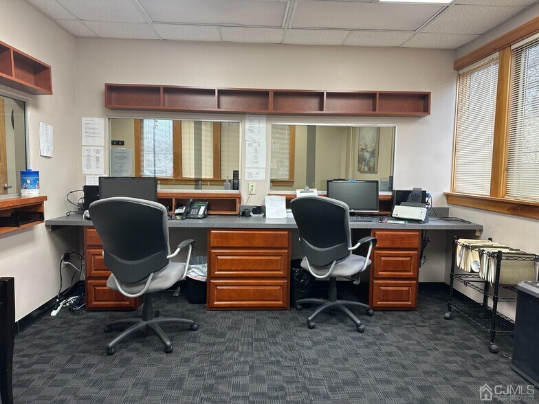 More Photos Of 1740 Oak Tree Rd, Edison Medical For Lease