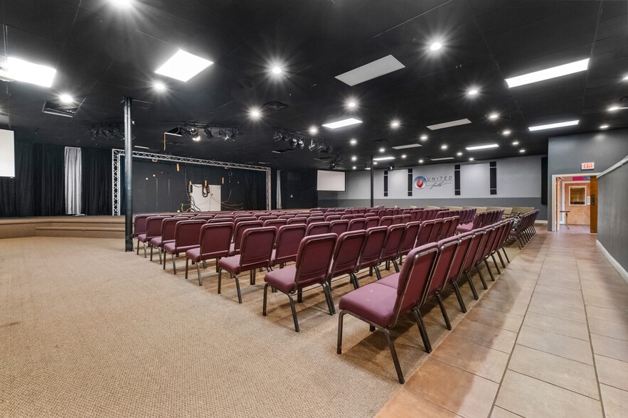 More Photos Of 814 E Cherokee Ave, Sallisaw Religious Facility For Sale