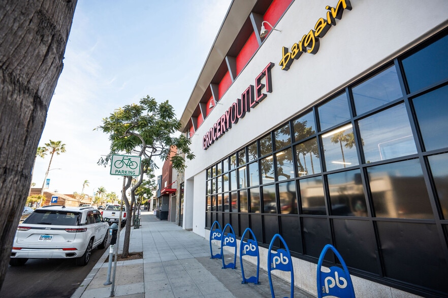 More Photos Of 1221-1231 Garnet Ave, San Diego Storefront For Lease