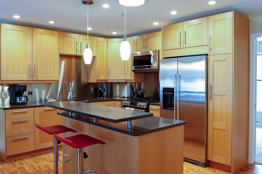 More Photos Of 430 W Center St, Douglas Freestanding For Sale
