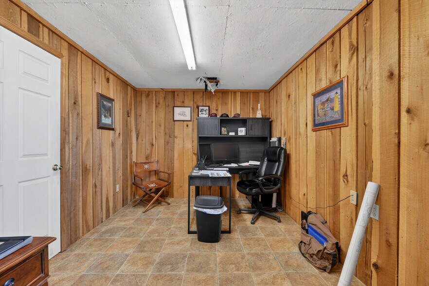 More Photos Of 2668 Huntsville Hwy, Fayetteville General Retail For Sale