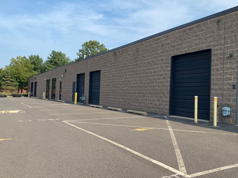 More Photos Of 8 E Stow Rd, Marlton Unknown For Lease