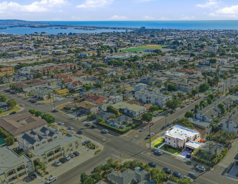 Primary Photo Of 1676 Chalcedony St, San Diego Apartments For Sale