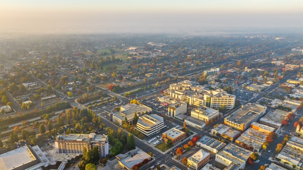 More Photos Of 100 Willow Plz, Visalia Medical For Sale