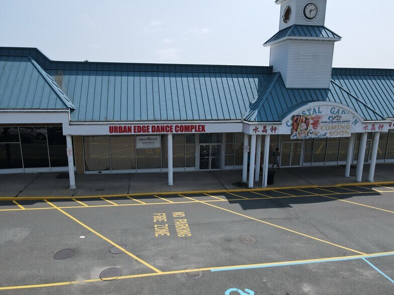 More Photos Of 300-318 Portion Rd, Ronkonkoma Unknown For Lease