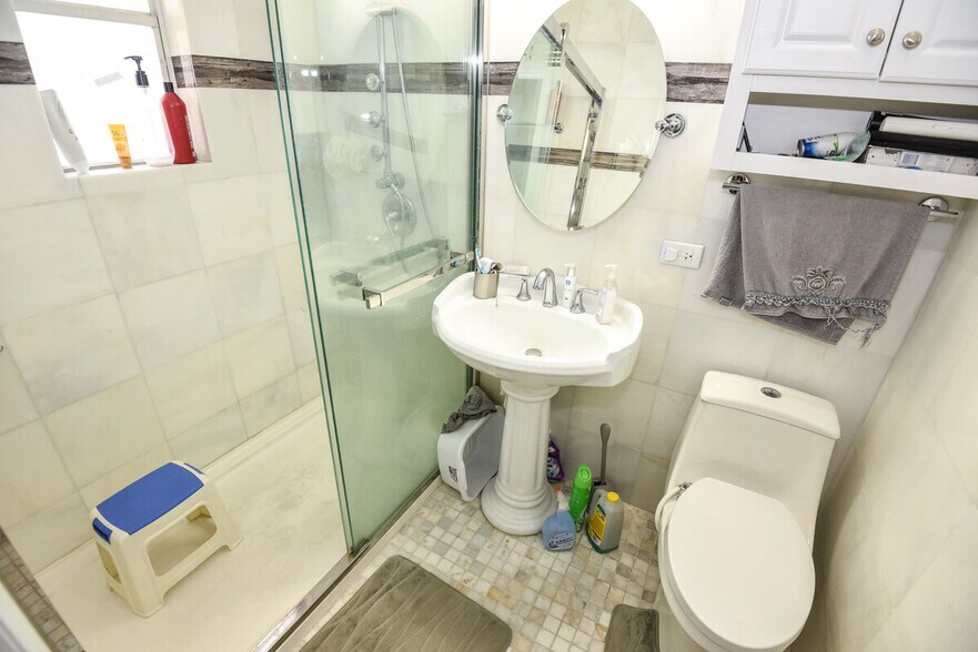 More Photos Of 1020 S Ridgewood Ave, Daytona Beach Hotel For Sale