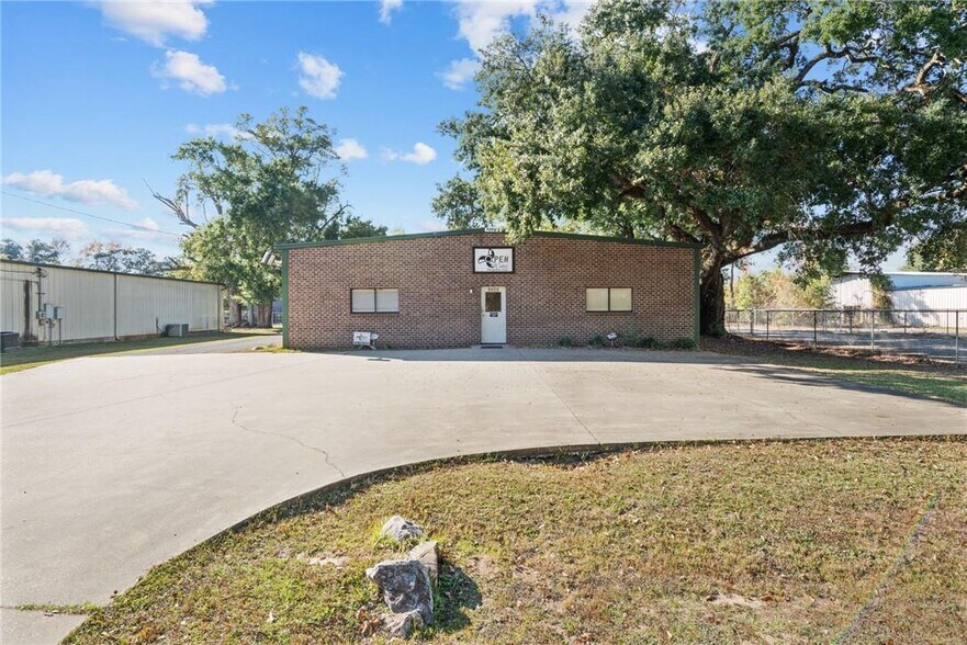 More Photos Of 9505 Old Highway 43, Creola Industrial For Sale