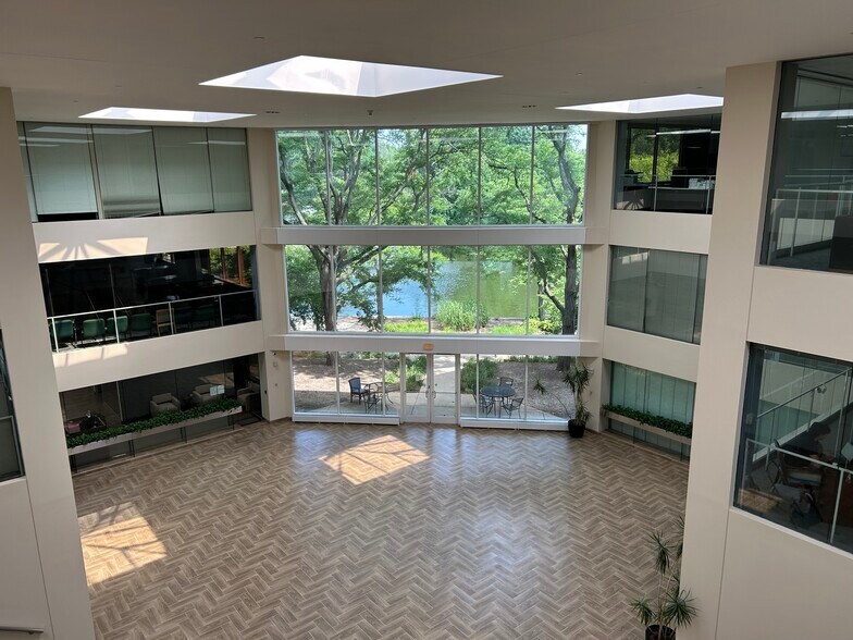 More Photos Of 1717 Park St, Naperville Office For Lease