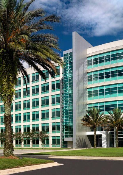 More Photos Of 8125 Highwoods Palm Way, Tampa Office For Lease
