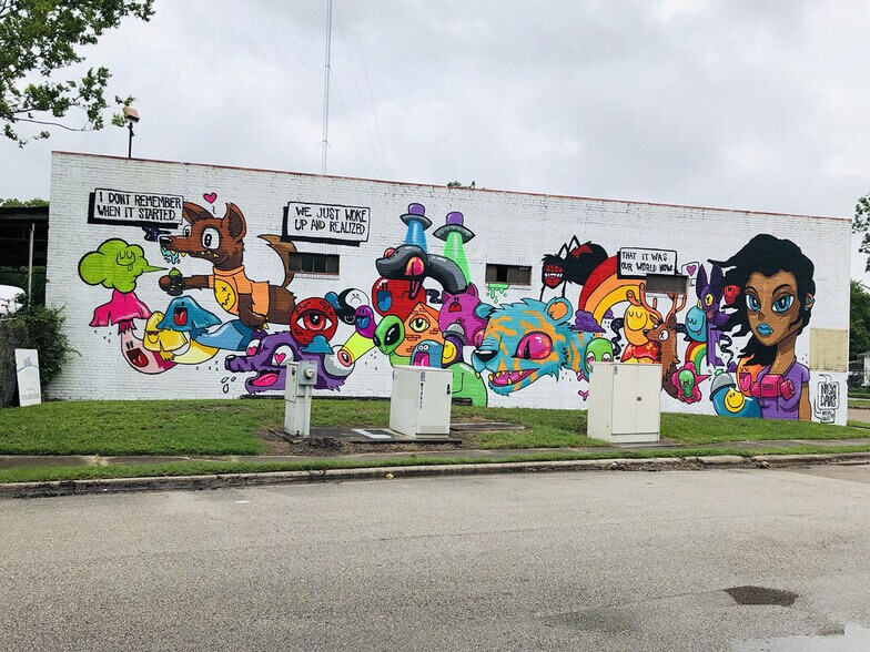 More Photos Of 215 Lockwood Dr, Houston General Retail For Sale