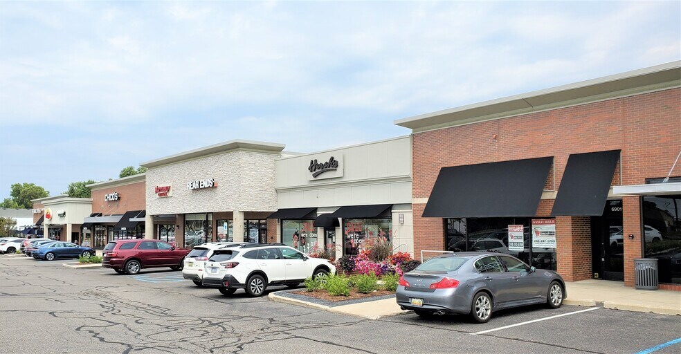 More Photos Of 6873-6931 Orchard Lake Rd, West Bloomfield Freestanding For Lease