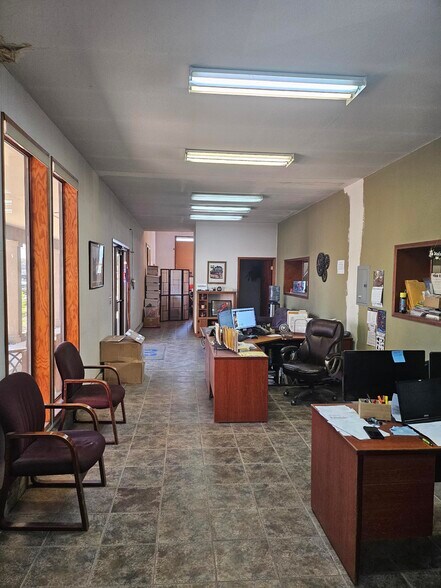 More Photos Of 631 Basin St SW, Ephrata Auto Repair For Sale