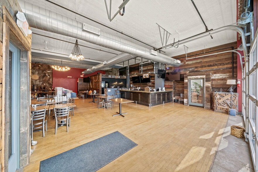 More Photos Of 3107-3111 Gillham Rd, Kansas City Storefront Retail Office For Sale