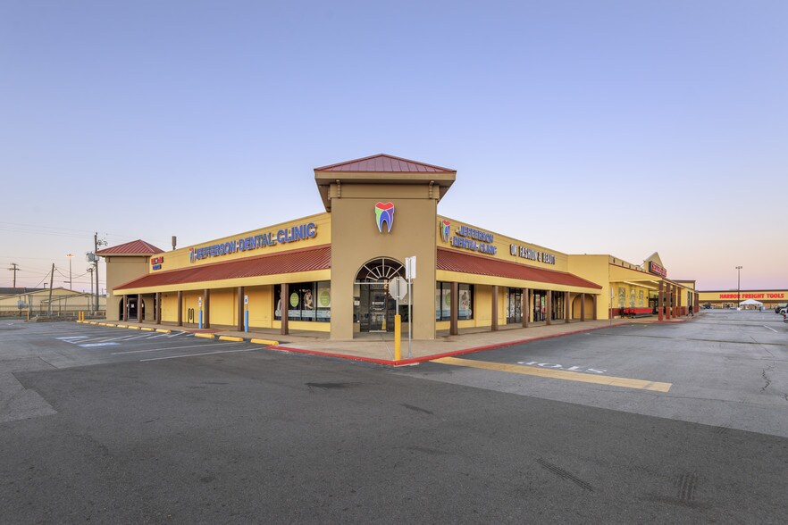 More Photos Of 1000-1094 Federal Rd, Houston Unknown For Lease