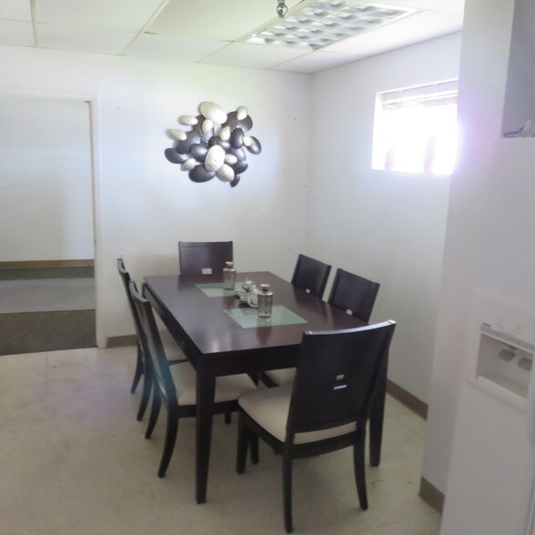 More Photos Of 2525 N Center St, Bonham Manufacturing For Lease