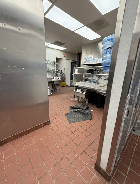 More Photos Of 340 Vin Rambla, El Paso Restaurant For Lease