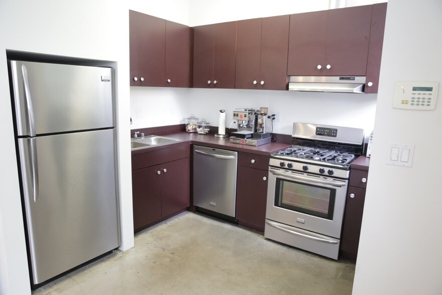 More Photos Of 1311 Broadway, Santa Monica Office For Lease