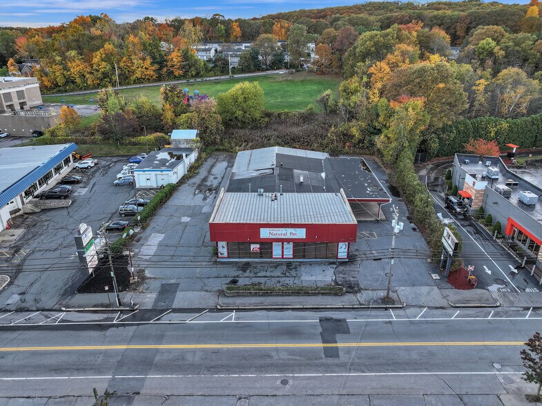 More Photos Of 994 Grafton St, Worcester Freestanding For Lease