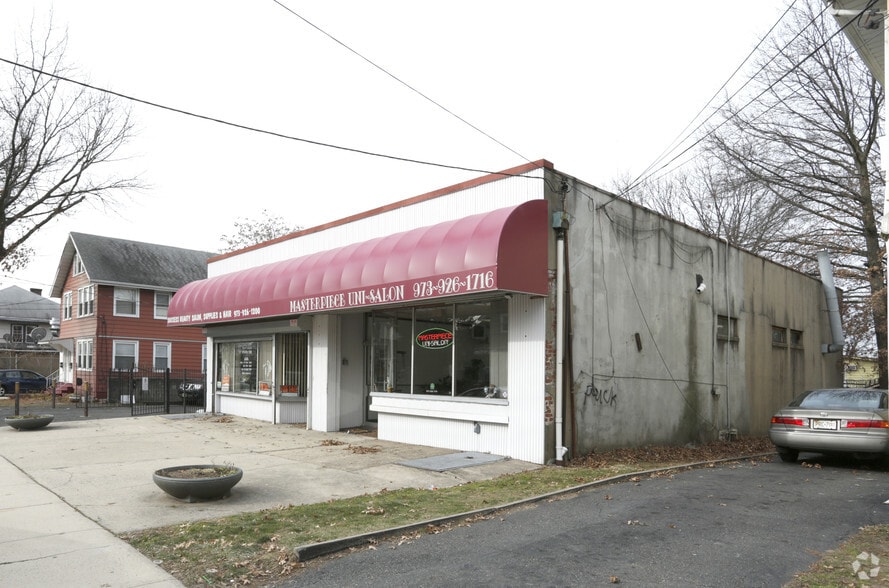 More Photos Of 1556-1558 Summit Ave, Hillside Storefront For Lease