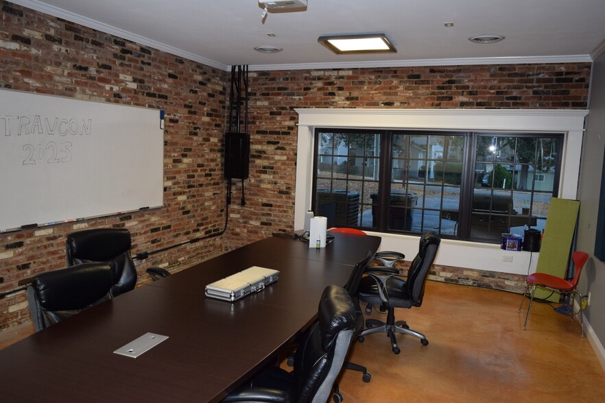 More Photos Of 365-367 N Bennett St, Southern Pines Office For Lease