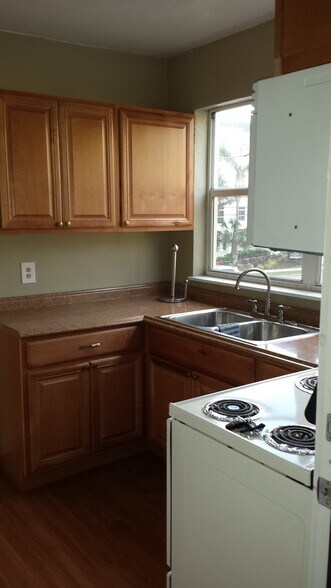 More Photos Of 1131 Broadway, Dunedin Apartments For Sale