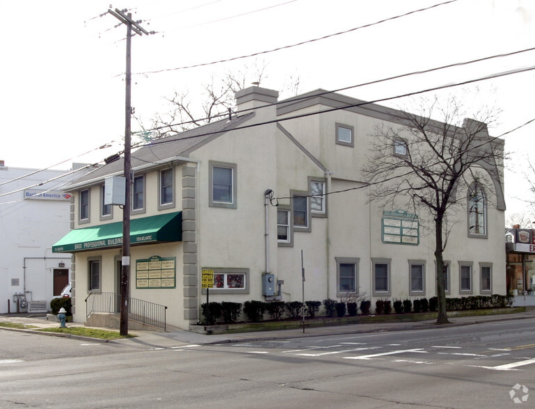 Primary Photo Of 559 Atlantic Ave, East Rockaway Medical For Lease