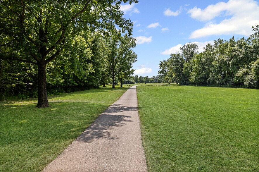 More Photos Of 200 Arlington Dr, Granite City Golf Course Driving Range For Sale