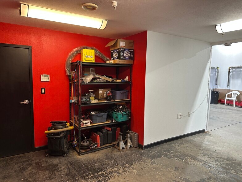 More Photos Of 7140 Ivy St, Commerce City Warehouse For Sale