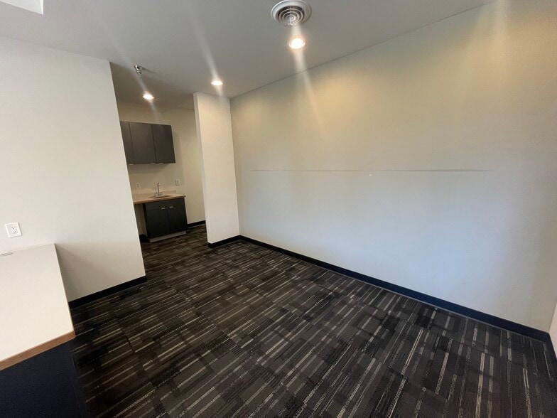 More Photos Of 2700 Farmington Ave, Farmington Office For Sale