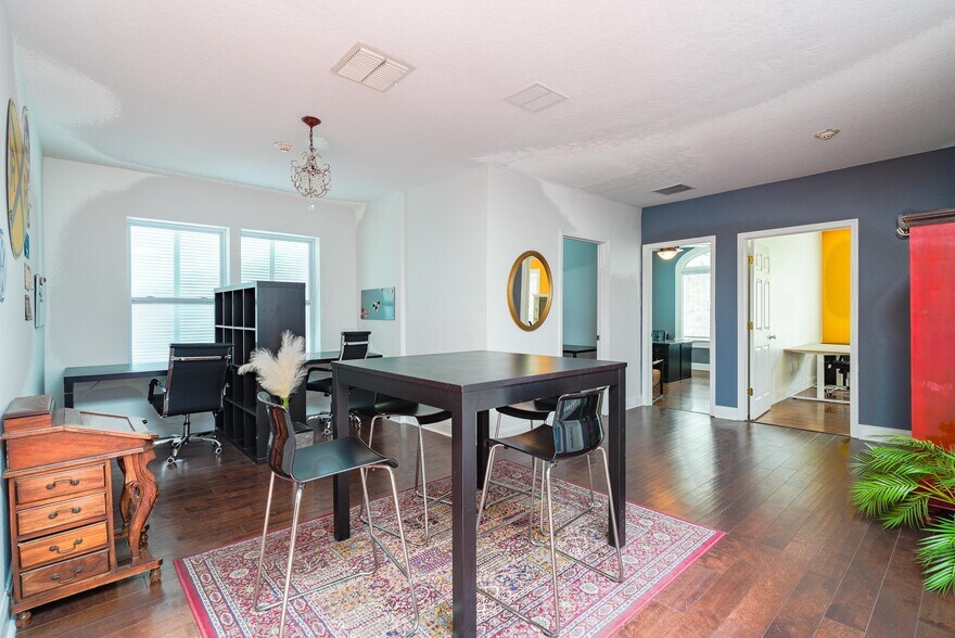 More Photos Of 2531 Central Ave, Saint Petersburg Coworking Space