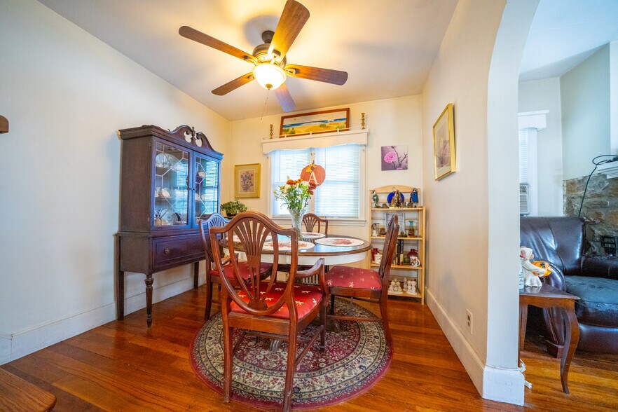 More Photos Of 544 US-6, Mahopac General Retail For Sale