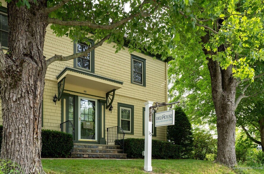 More Photos Of 15 Locke St, Kennebunkport Hospitality For Sale