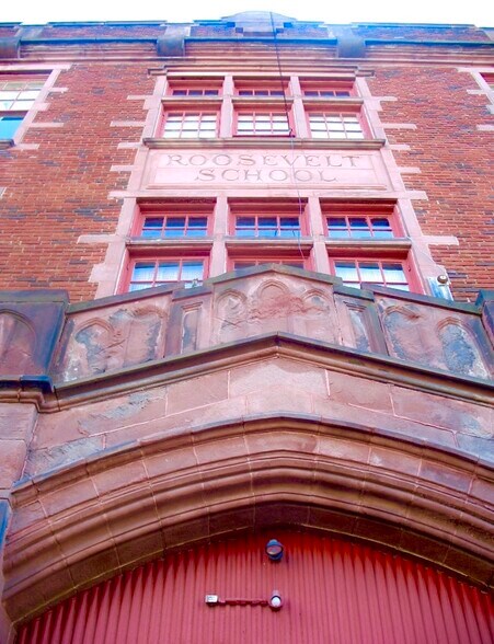 More Photos Of 116 Salem Ave, Carbondale Apartments For Sale