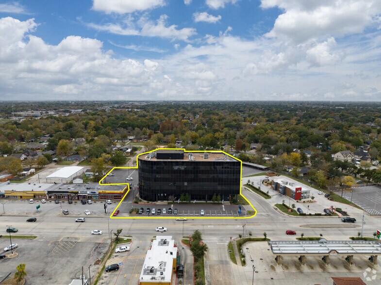 More Photos Of 213 W Southmore Ave, Pasadena Coworking Space