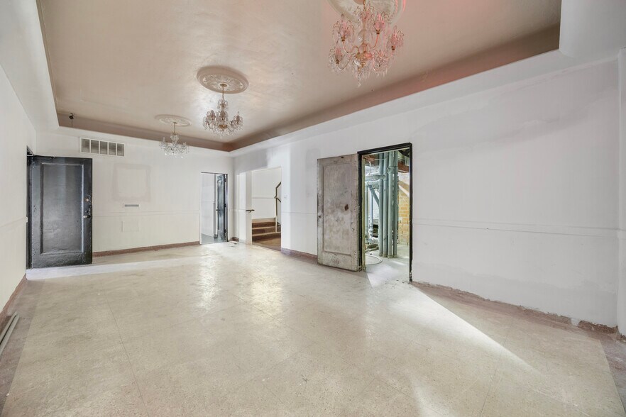 More Photos Of 3801 Garrow St, Houston Freestanding For Sale