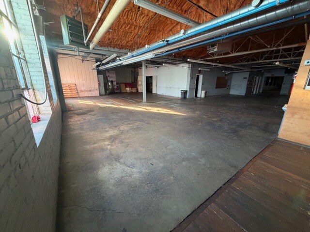 More Photos Of 41 E Salisbury St, Denton Warehouse For Sale