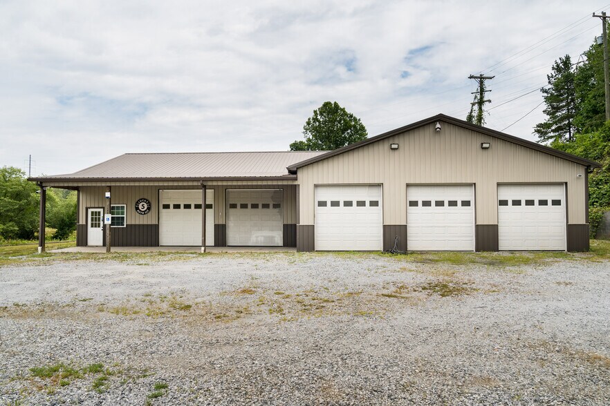 More Photos Of 2648 Rainbow Lake Rd, Inman Flex For Sale