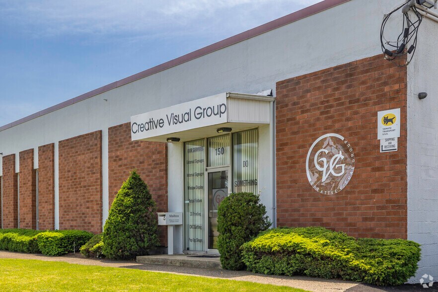 More Photos Of 150 Commerce Rd, Carlstadt Warehouse For Lease