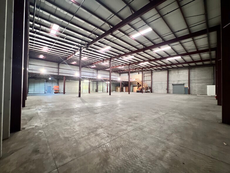 More Photos Of 450 E 2200 S, Salt Lake City Warehouse For Lease