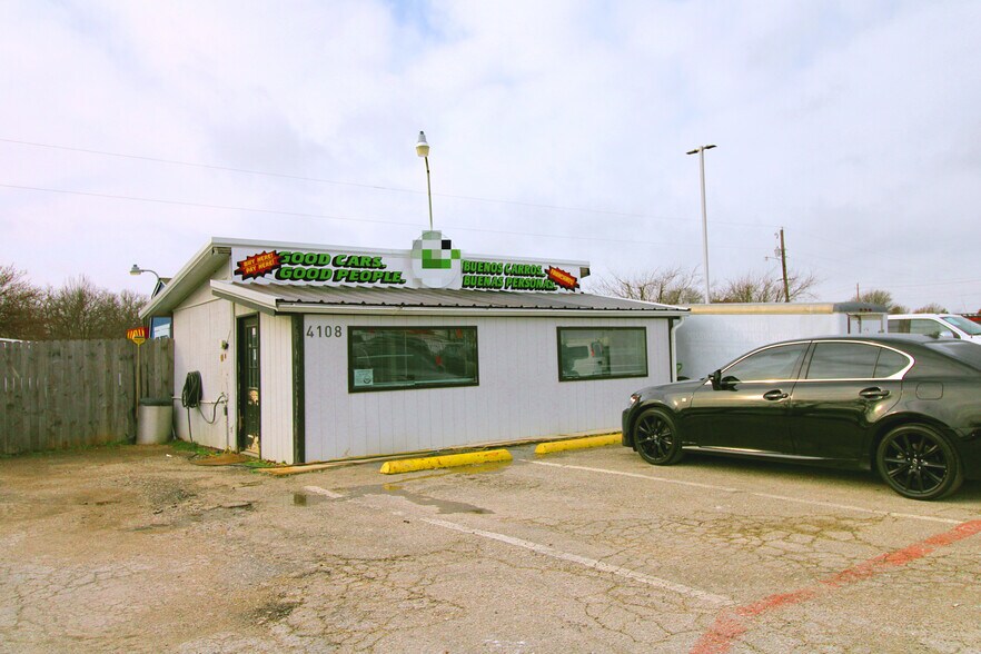 More Photos Of 4108 University Drive & Geesling rd, Denton Auto Dealership For Lease