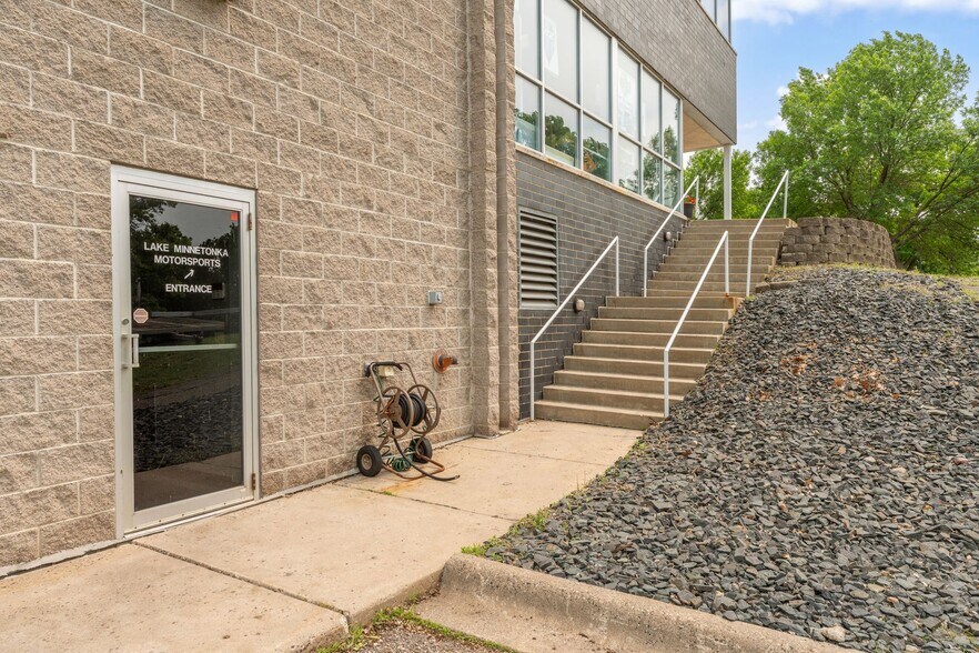 More Photos Of 4388 Shoreline Dr, Spring Park Storefront Retail Office For Sale