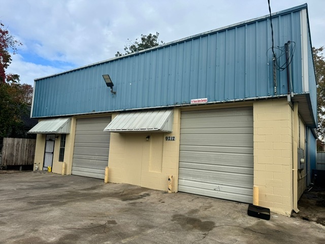 Primary Photo Of 9212 Kingsville St, Houston Service For Lease