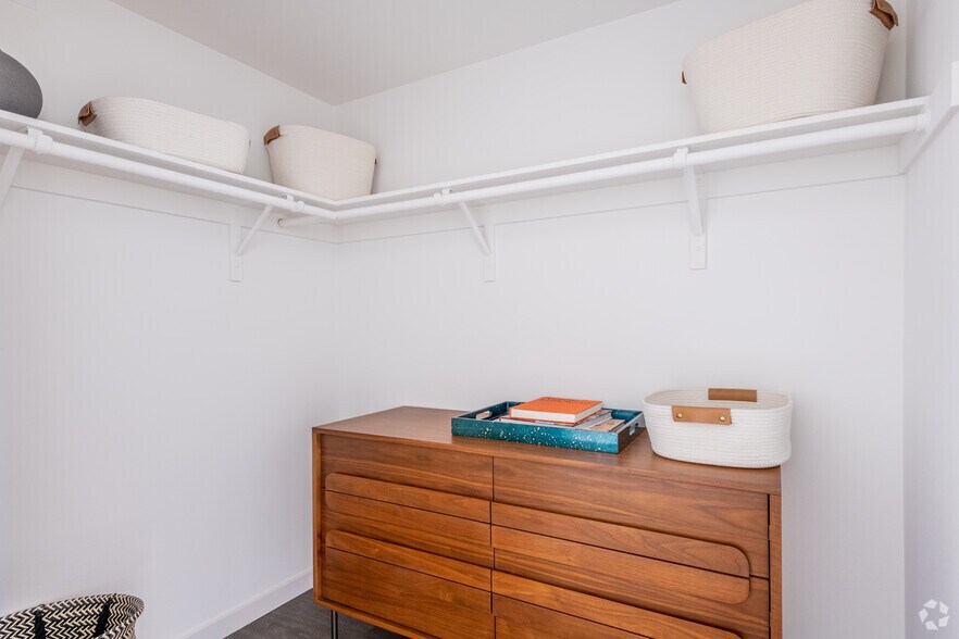 More Photos Of 2302 Valdez St, Oakland Apartments For Lease