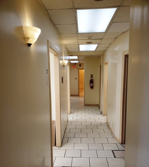 More Photos Of 621 E 187th St, Bronx Storefront Retail Office For Lease