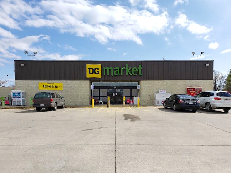 Primary Photo Of 108 N 9th St, Osage City Freestanding For Sale