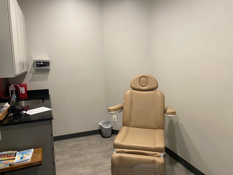 More Photos Of 311 S Gloster St, Tupelo Storefront Retail Office For Lease