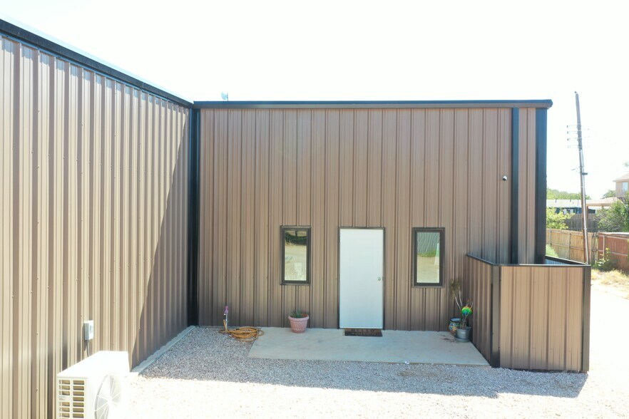 More Photos Of 1215 NW 1st Plz, Andrews Restaurant For Sale