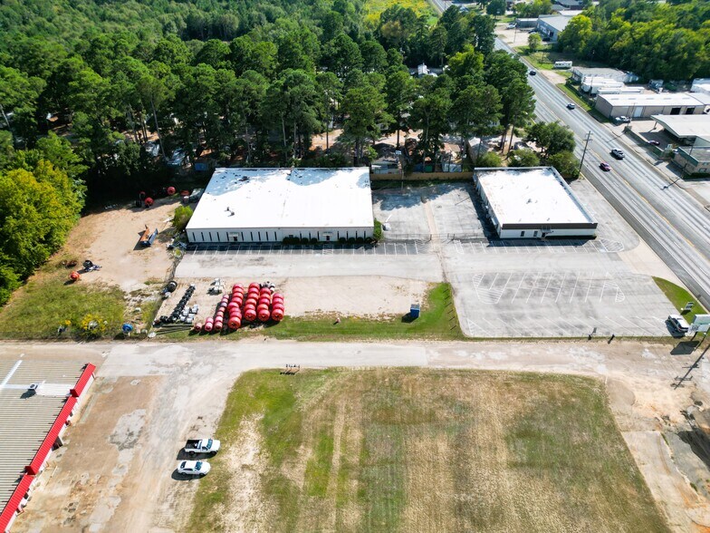 More Photos Of 812 S Eastman Rd, Longview Unknown For Lease